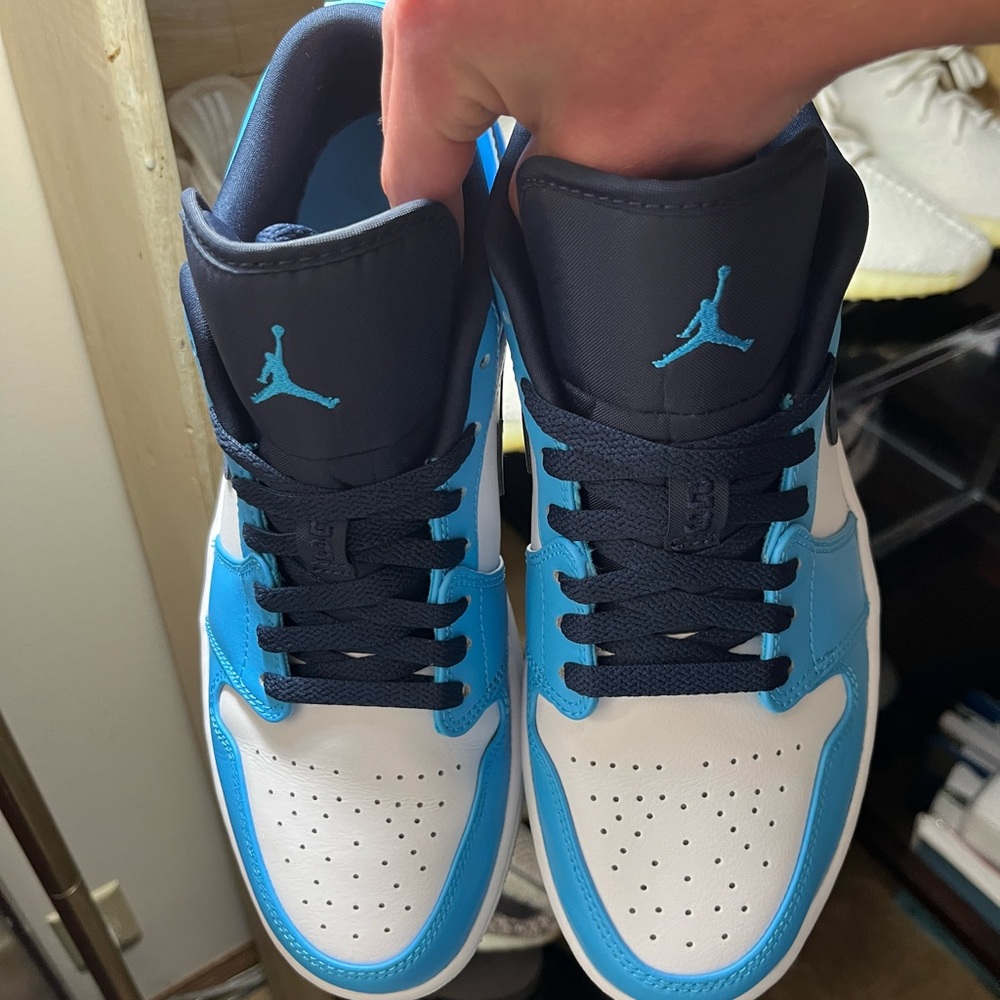 Jordan 1 Low Unc With Authentication - image 4